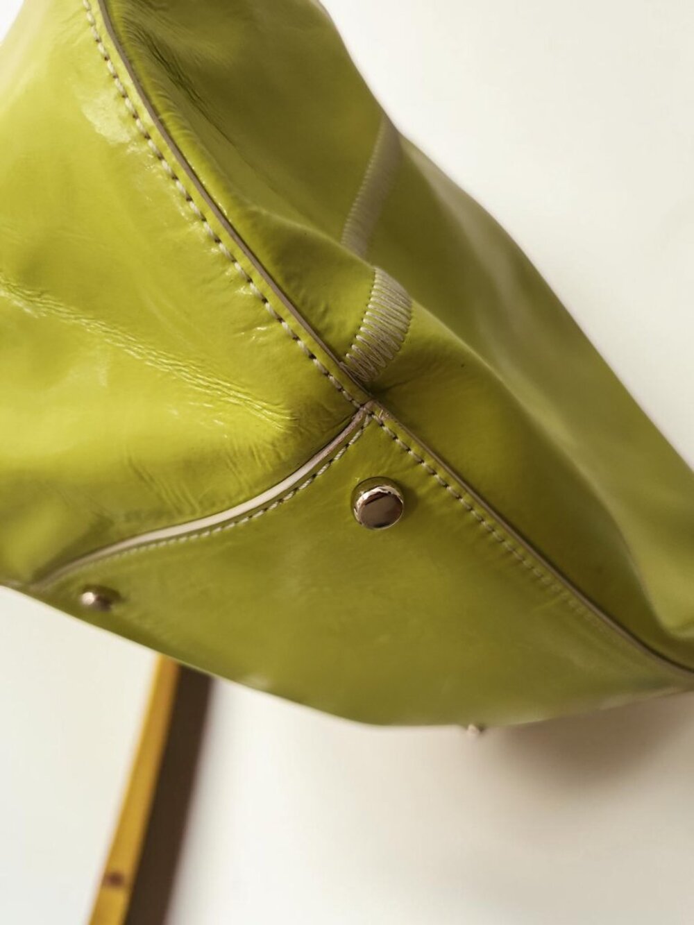 💚 Kate Spade Neon Green Tote Tennis Ball Inspired Statement Bag 💚 - Picture 8 of 16